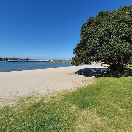 Tauranga - Big, Beautiful Villa On The Water! Extérieur photo